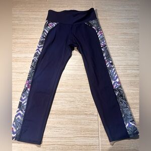 Women’s Soul Cycle Workout capri leggings 
Size Small
